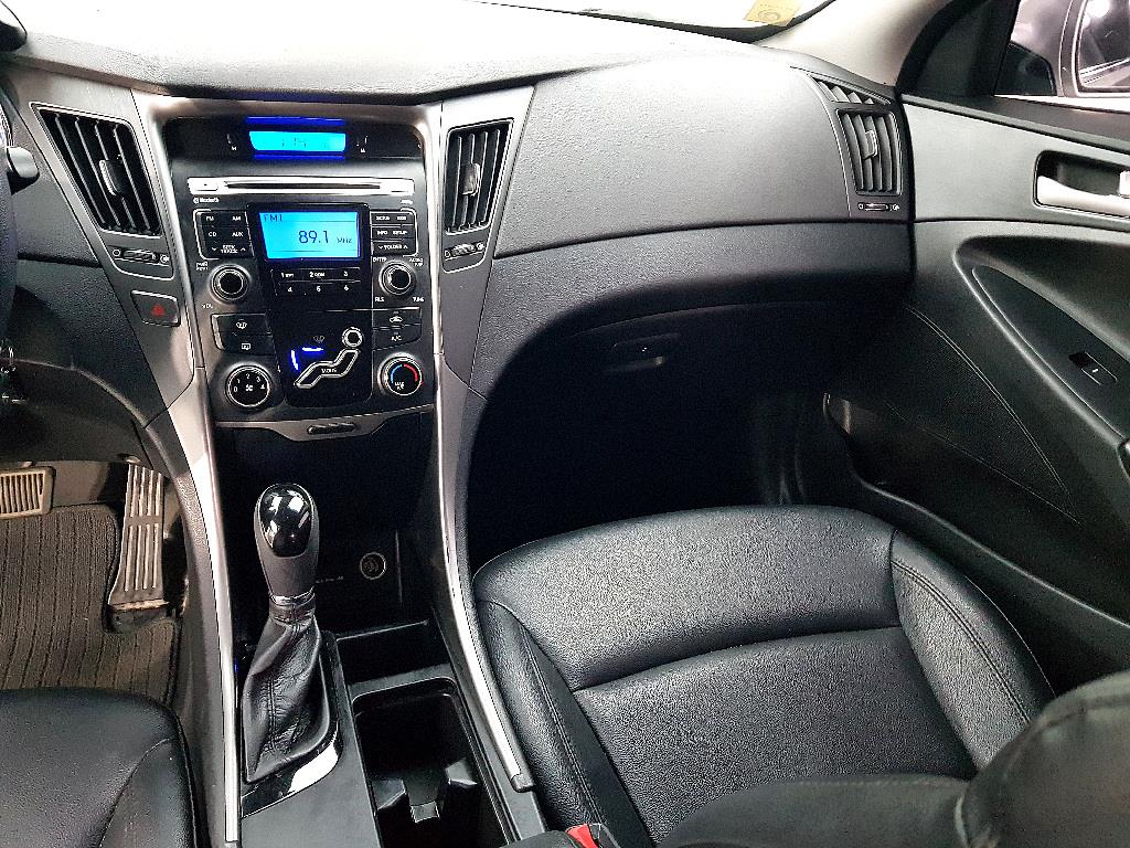 HYUNDAI Sonata - Vista 10