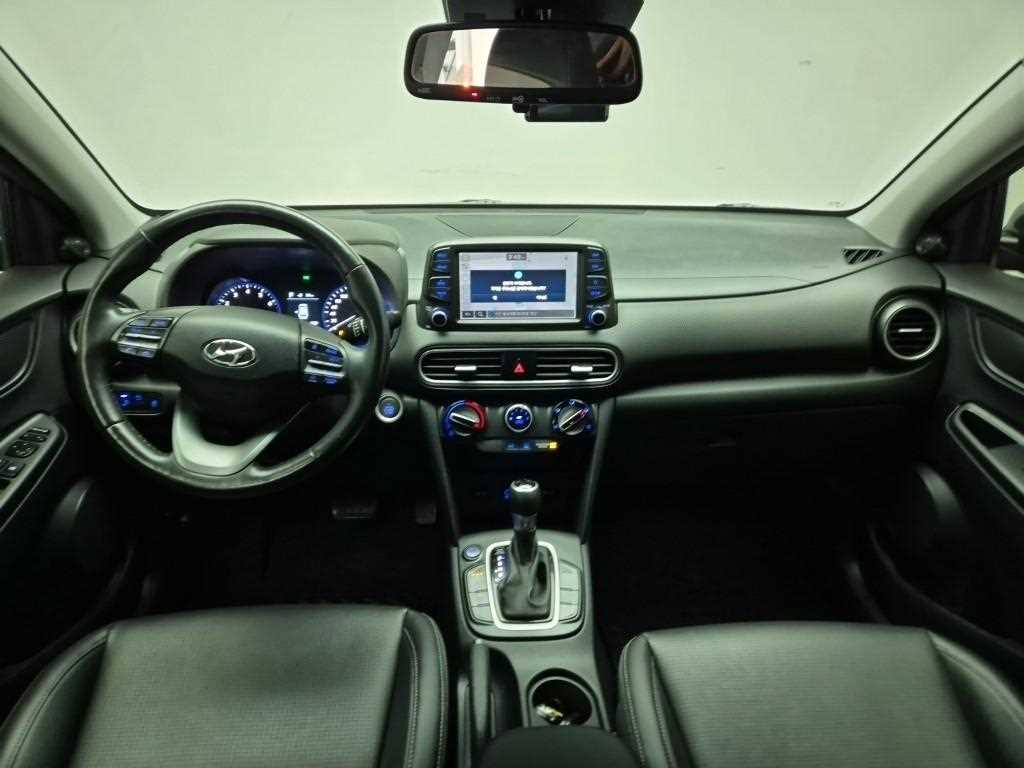 HYUNDAI Kona - Vista 7