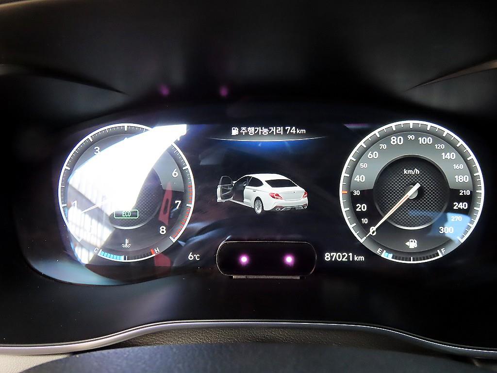 Genesis G70 - Vista 9