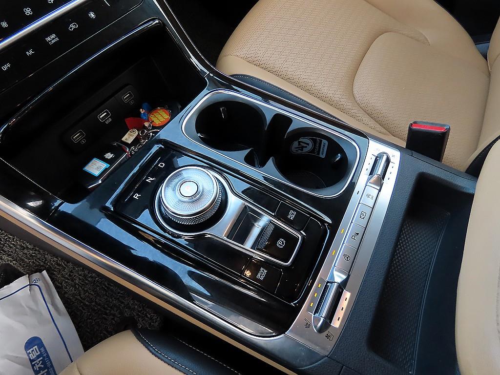 KIA Carnival - Vista 11