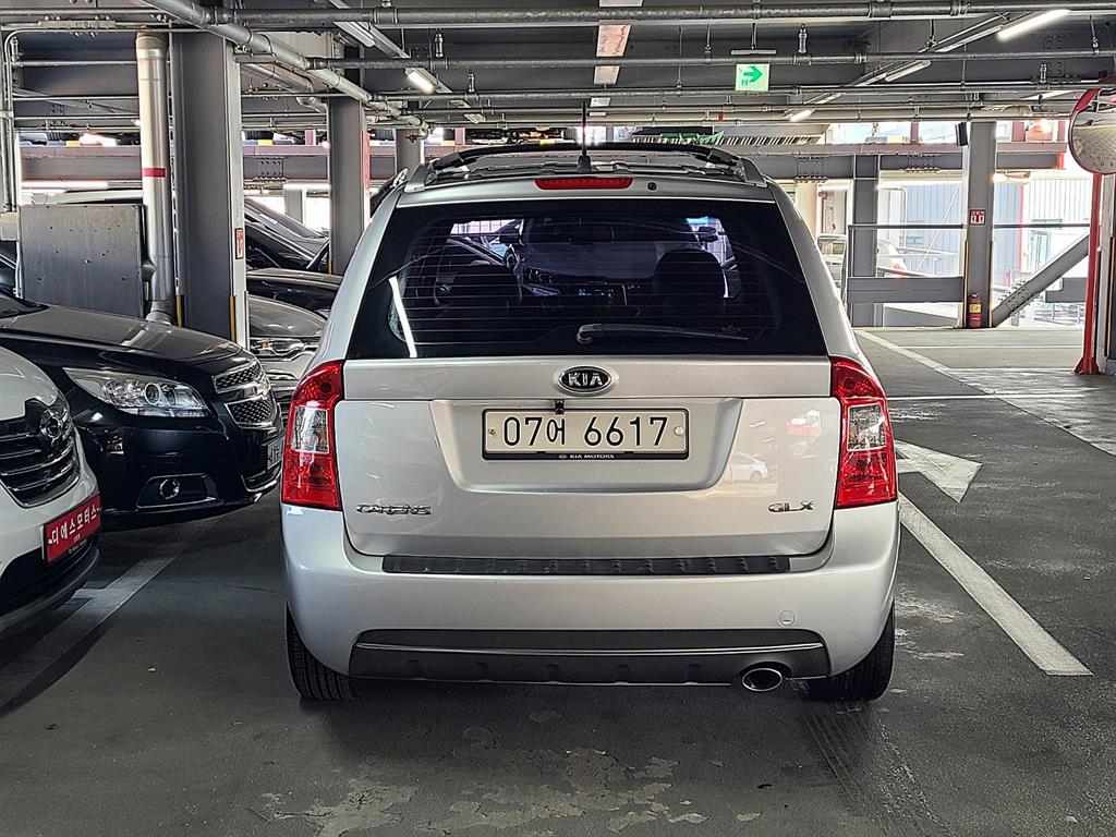 KIA Carens - Vista 4