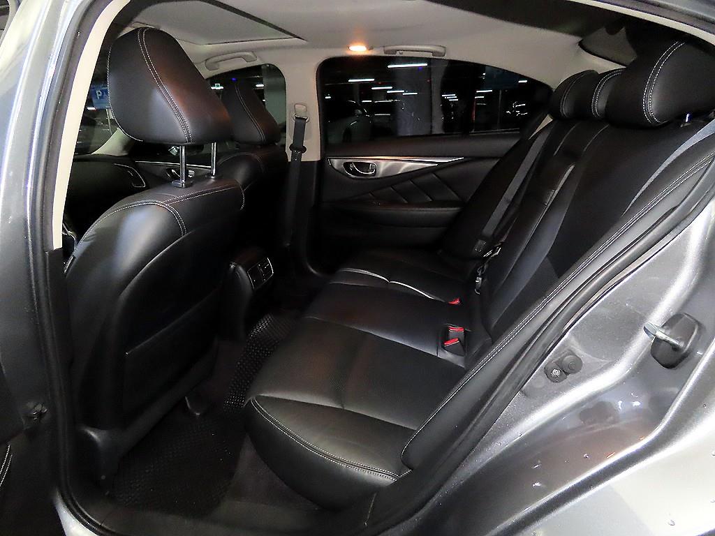 Infiniti Q - Vista 7
