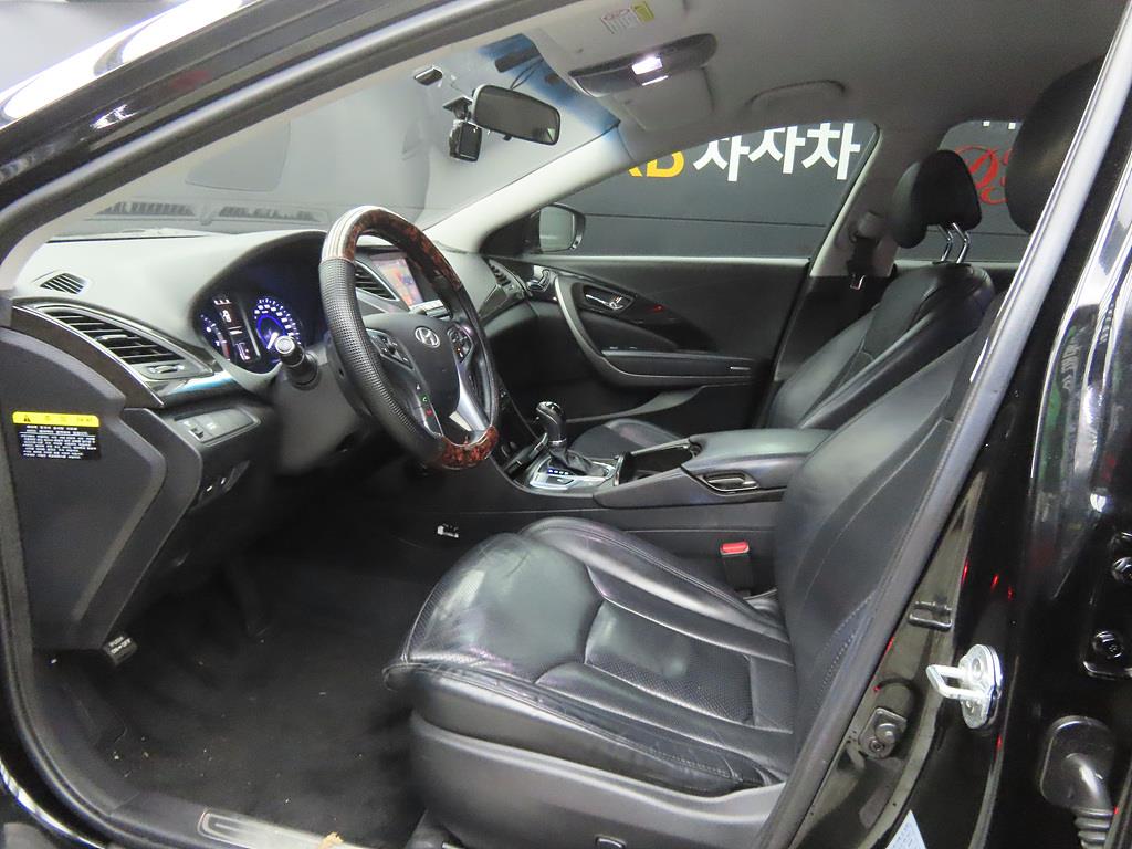 HYUNDAI Grandeur - Vista 5