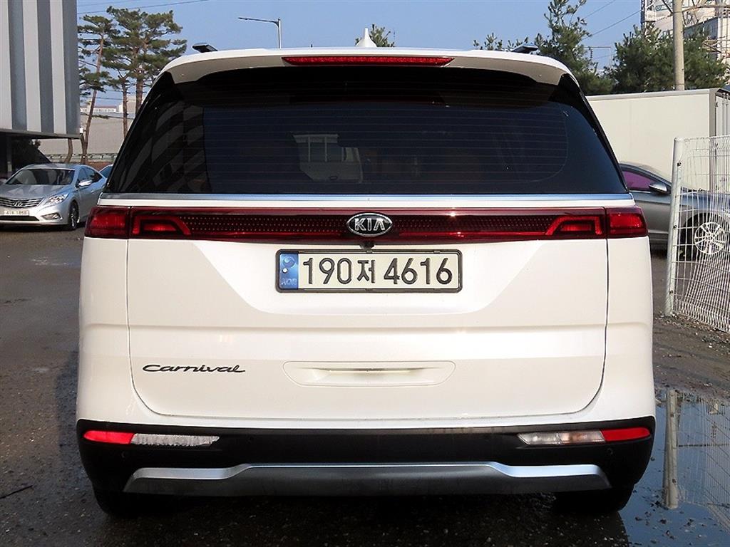 KIA Carnival - Vista 4