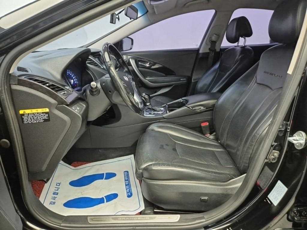 HYUNDAI Grandeur - Vista 11