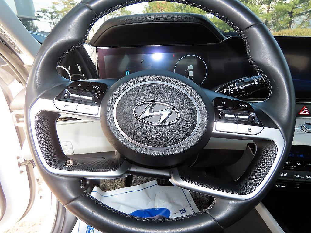 HYUNDAI Avante - Vista 8