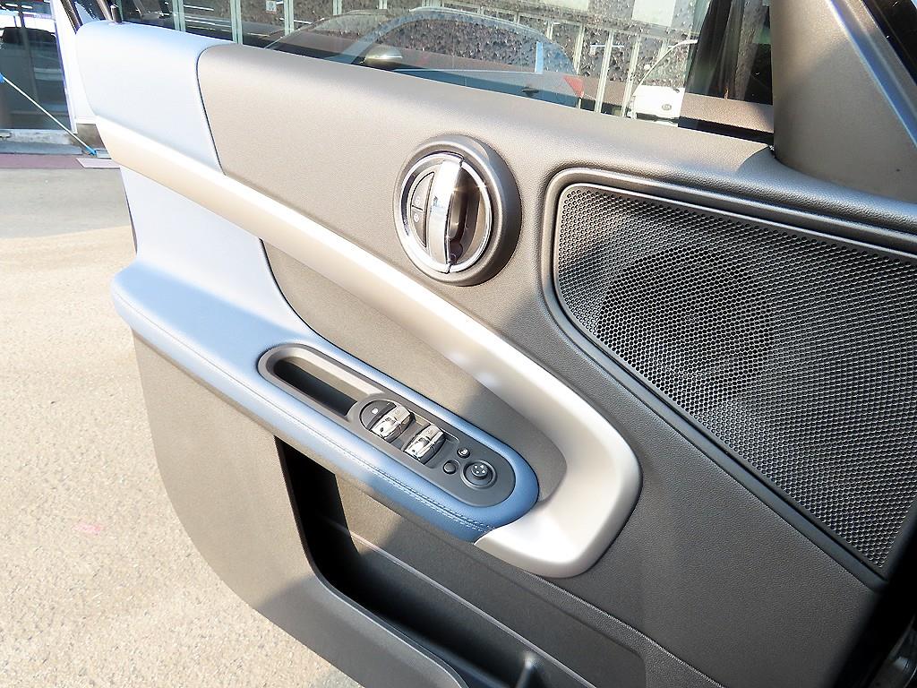 Mini Countryman - Vista 12