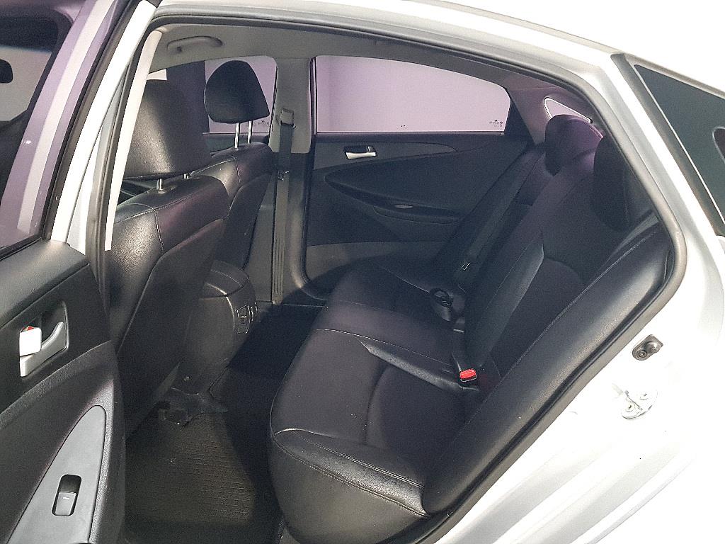 HYUNDAI Sonata - Vista 9