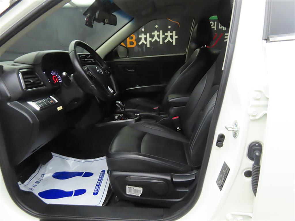 Ssangyong Tivoli - Vista 5