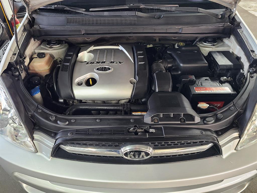 KIA Carens - Vista 5