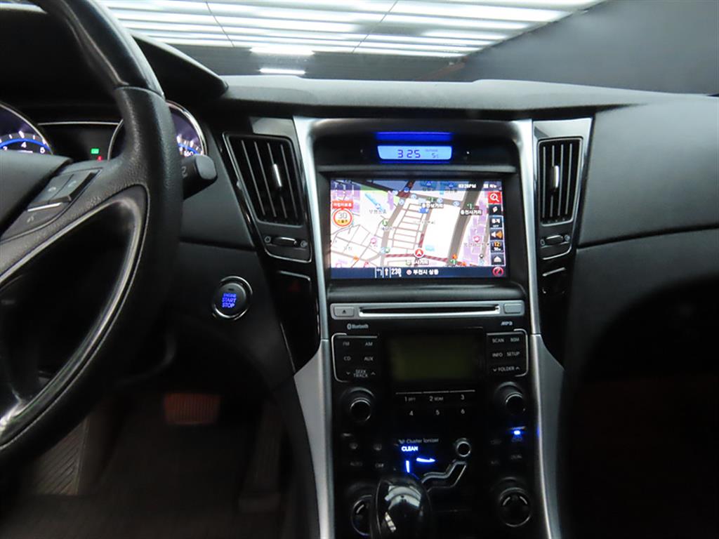 HYUNDAI Sonata - Vista 12