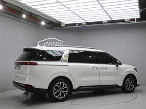KIA Carnival - Vista 8
