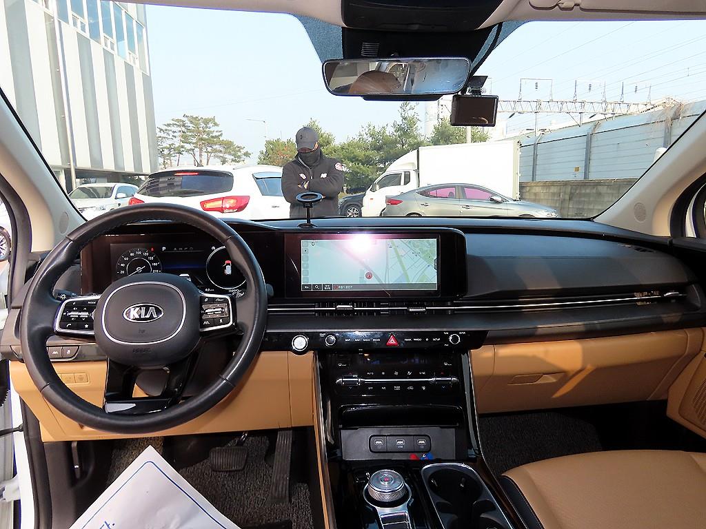 KIA Carnival - Vista 8