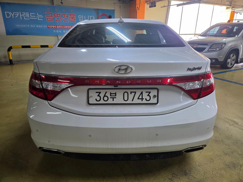 HYUNDAI Grandeur - Vista 4