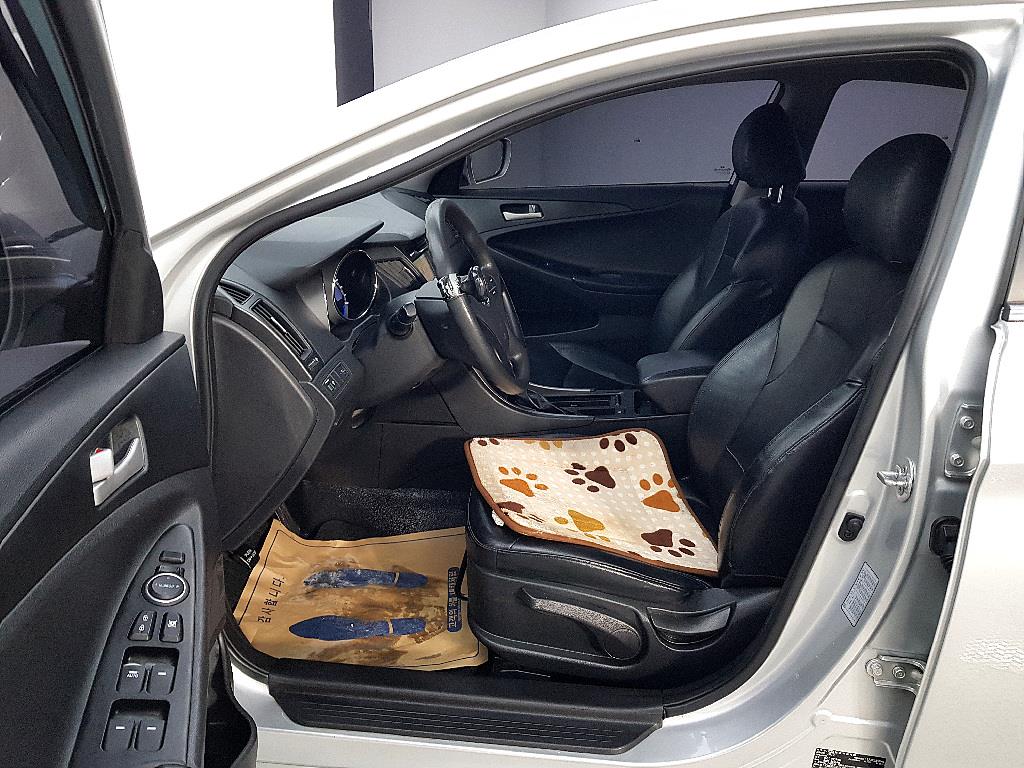 HYUNDAI Sonata - Vista 8