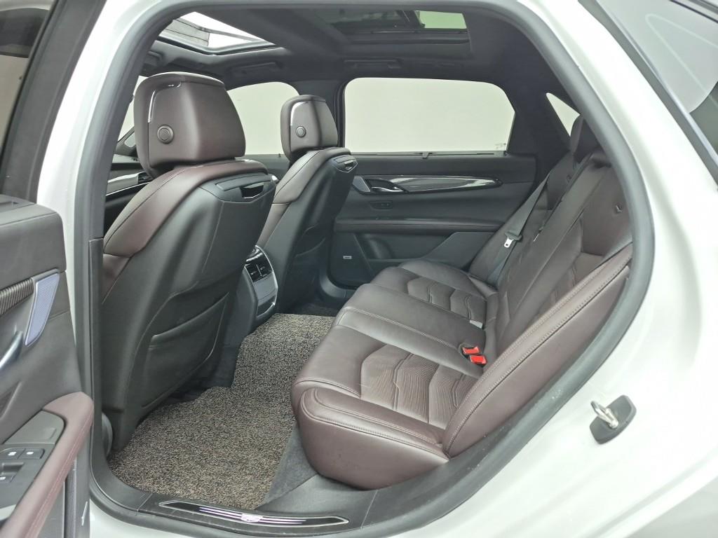 Cadillac CT6 - Vista 12