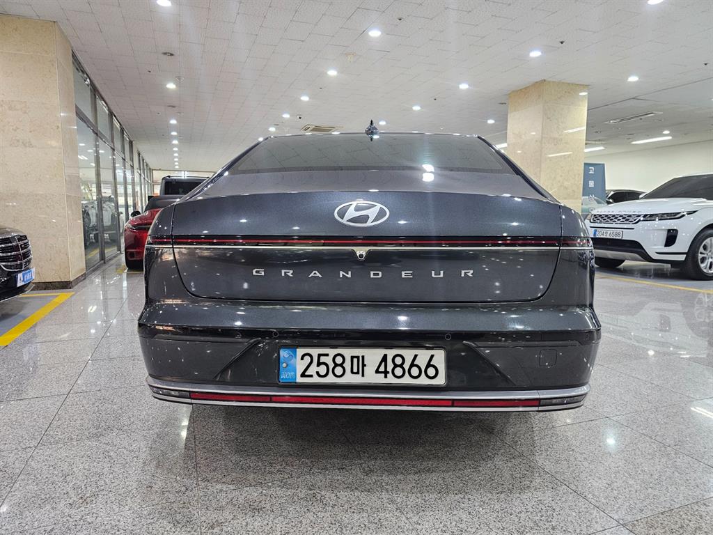HYUNDAI Grandeur - Vista 4