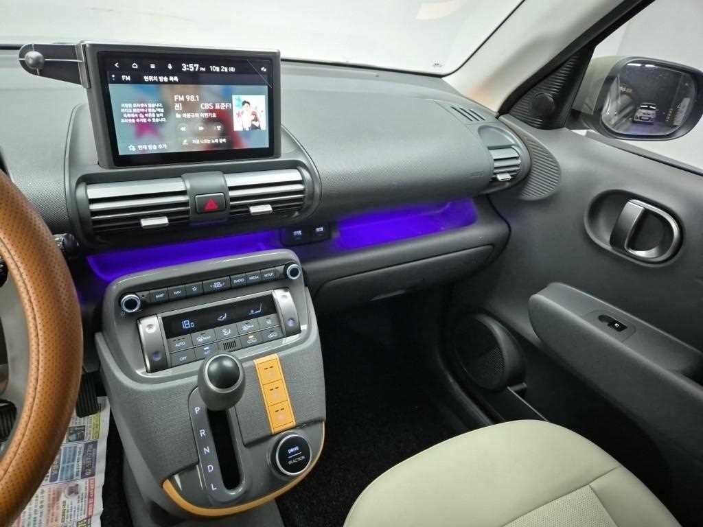 HYUNDAI Casper - Vista 10