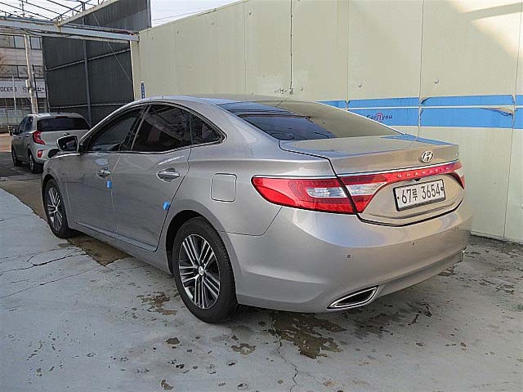 HYUNDAI Grandeur - Vista 7