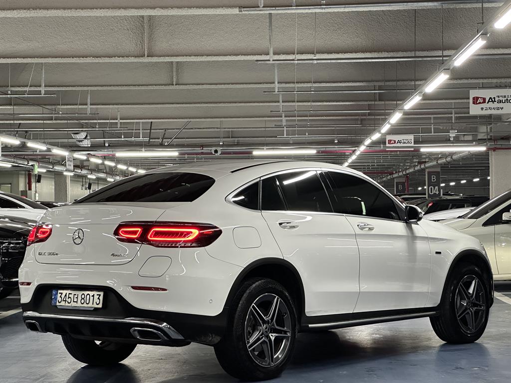 Mercedes Benz GLC Class - Vista 4