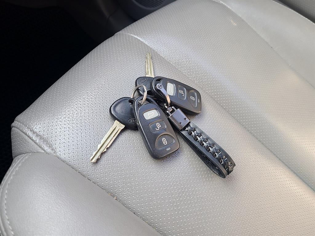 KIA Carens 2007 Gris - Importación desde Corea - HF Imports Iquique - Foto 14