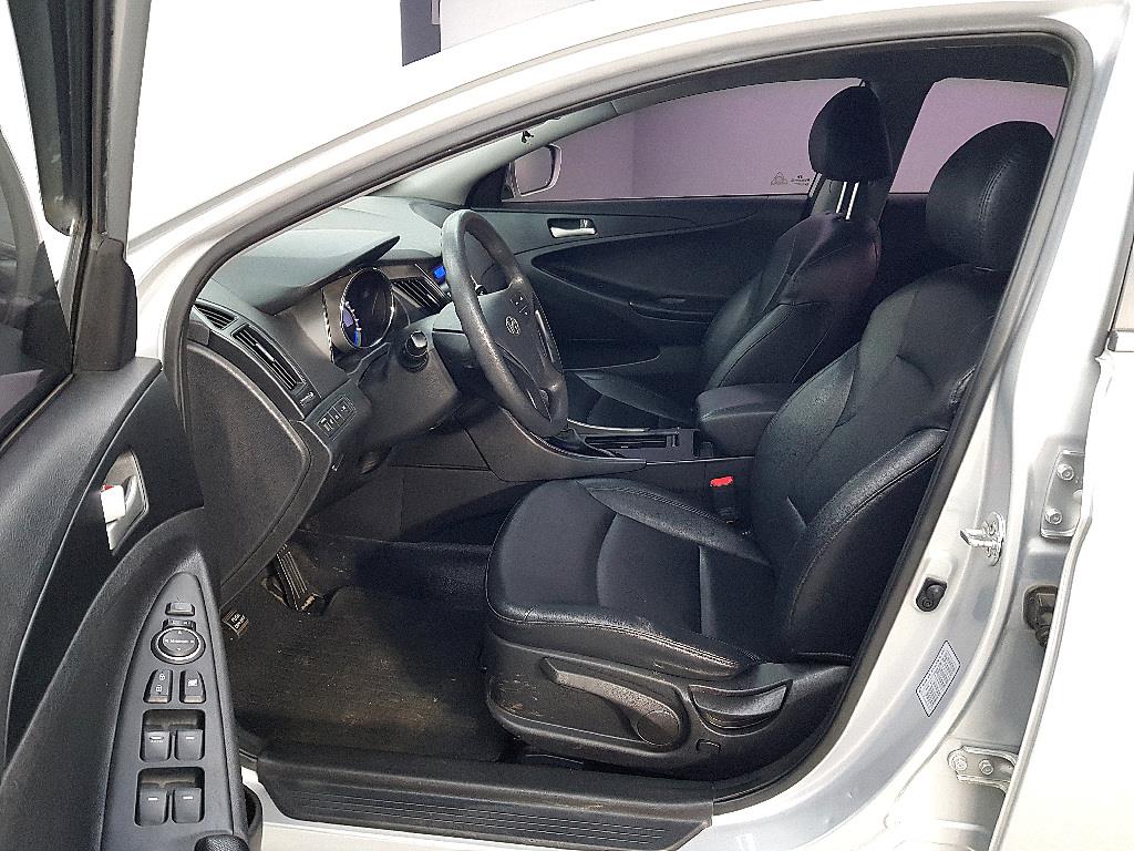 HYUNDAI Sonata - Vista 8