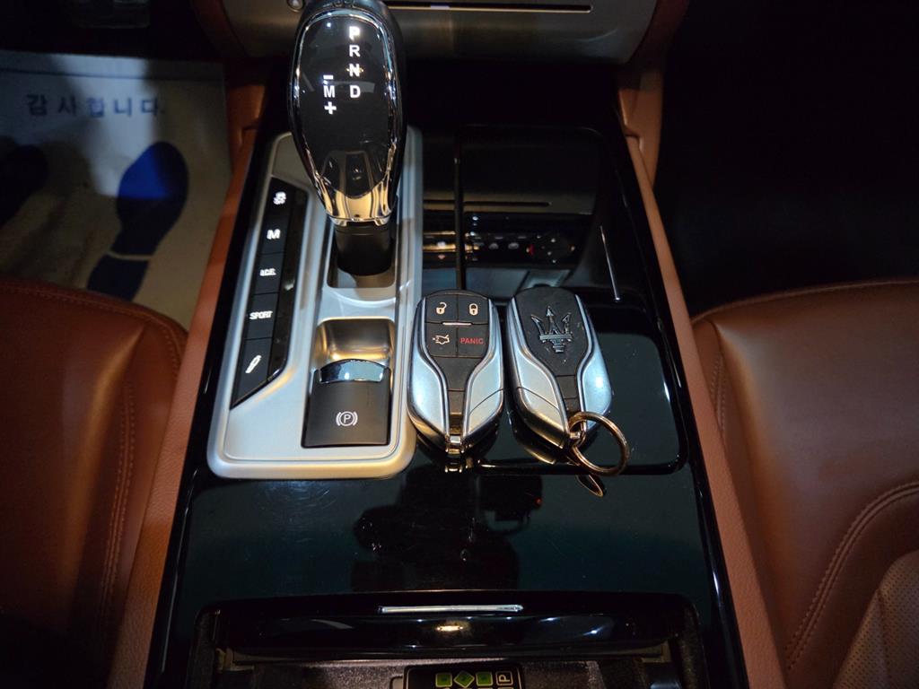 Maserati Quattroforte 2016 Blanco - Importación desde Corea - HF Imports Iquique - Foto 13