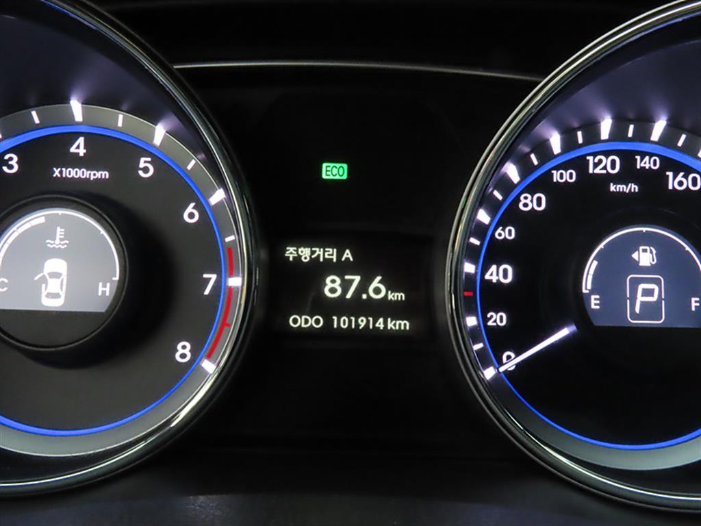 HYUNDAI Sonata - Vista 9