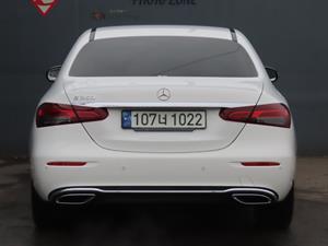 Mercedes Benz E class - Vista 8