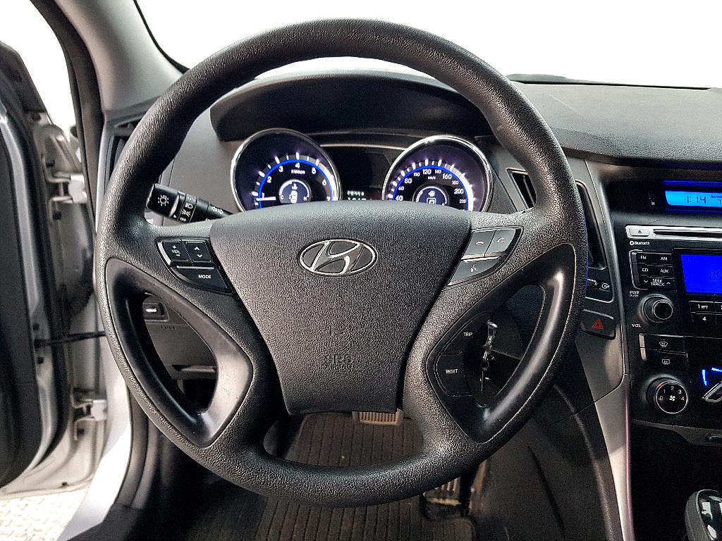 HYUNDAI Sonata - Vista 12