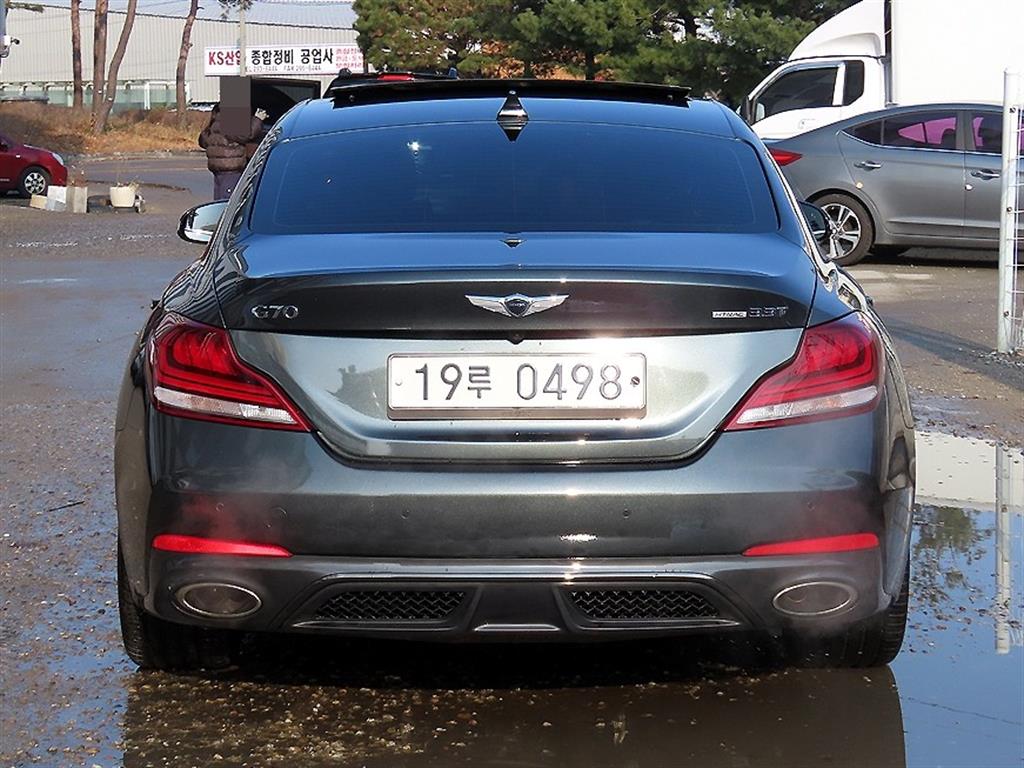 Genesis G70 - Vista 4