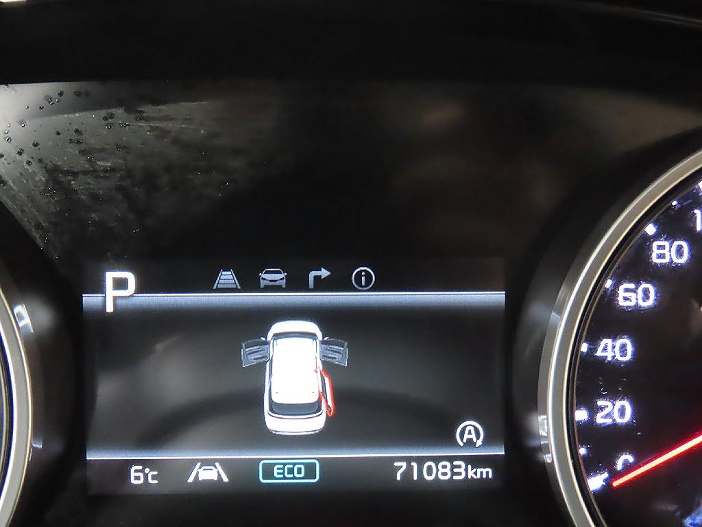 KIA Carnival - Vista 11