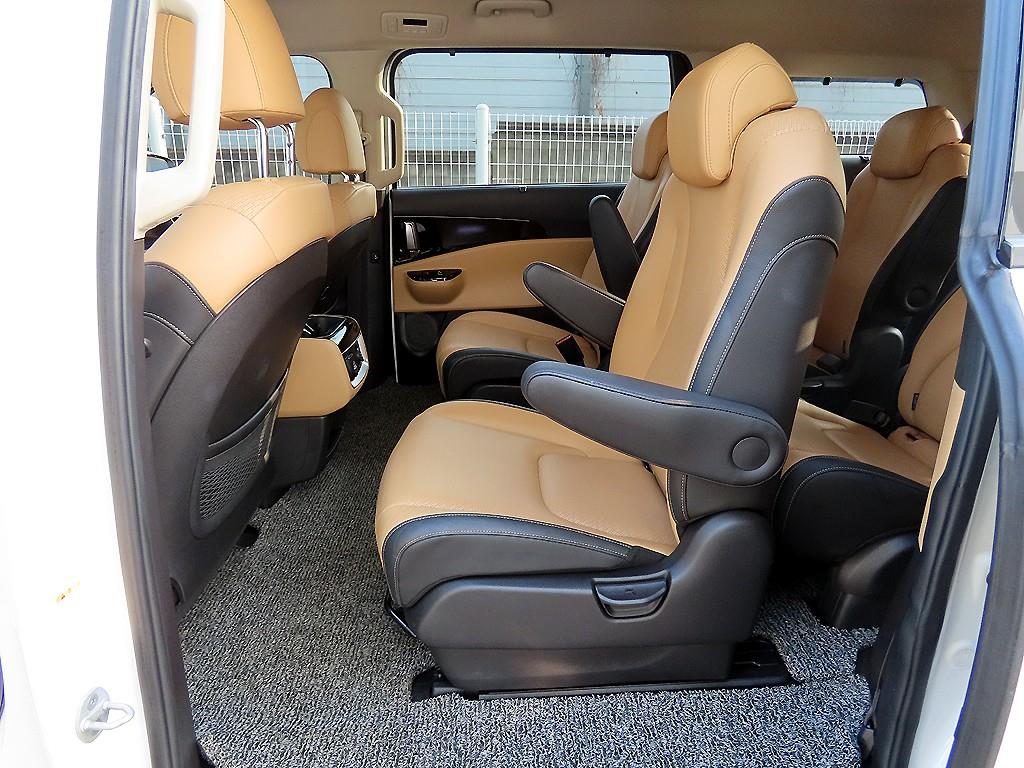 KIA Carnival - Vista 6