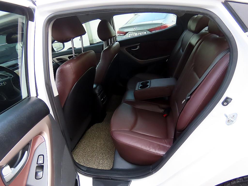 HYUNDAI Avante - Vista 6