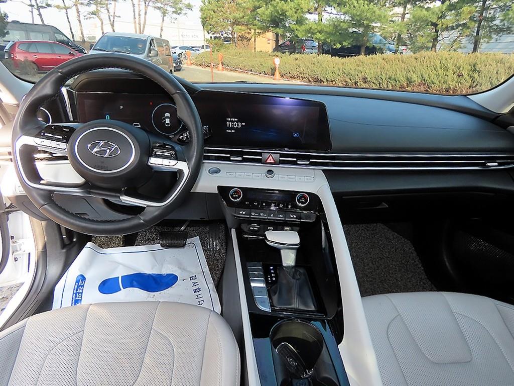 HYUNDAI Avante - Vista 7