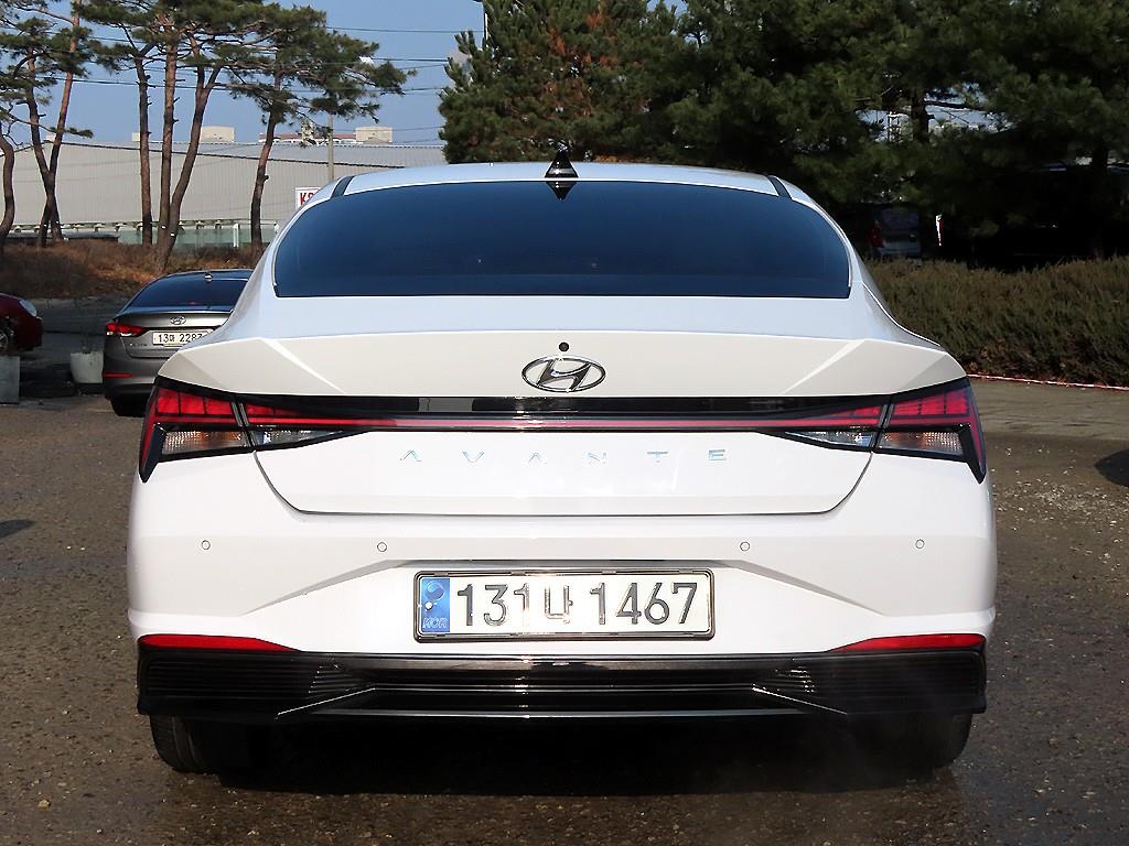 HYUNDAI Avante - Vista 4