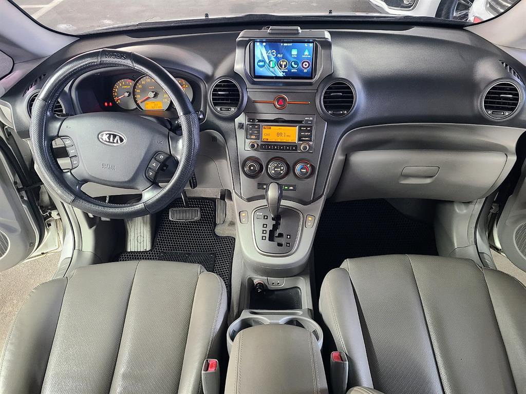 KIA Carens - Vista 9