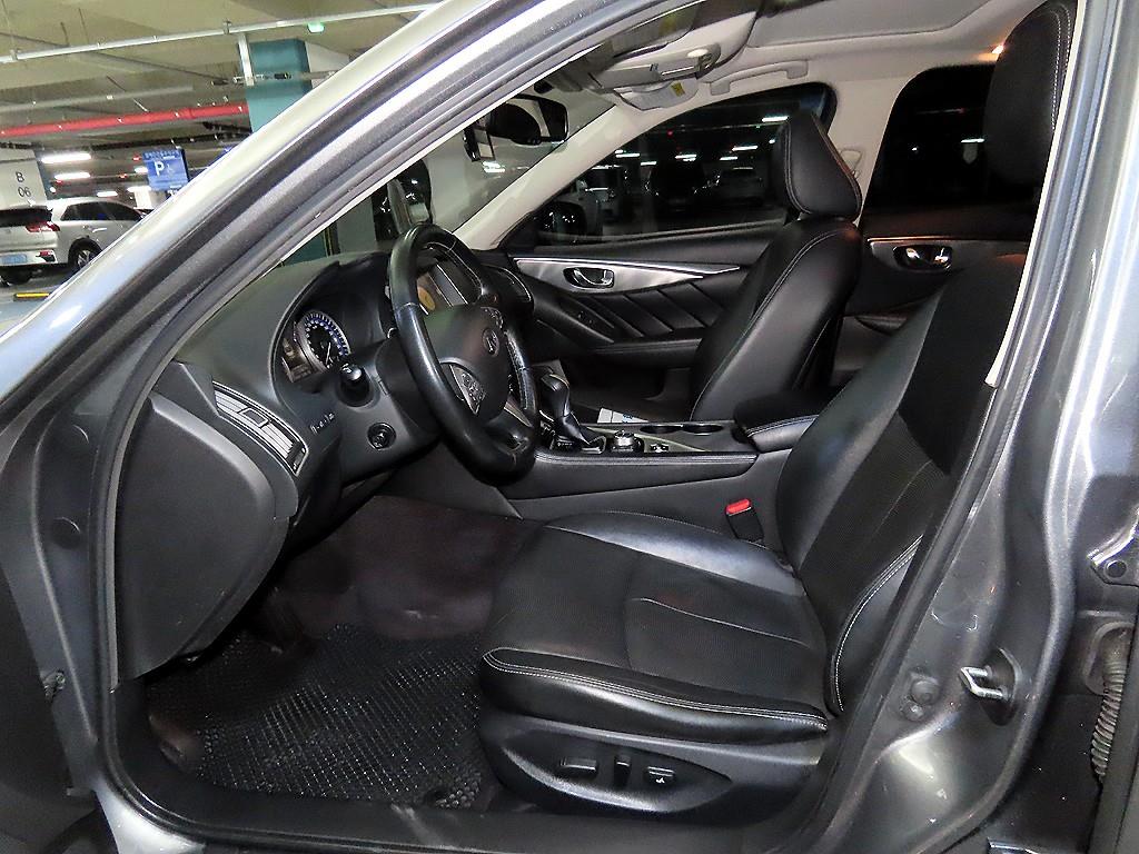 Infiniti Q - Vista 6