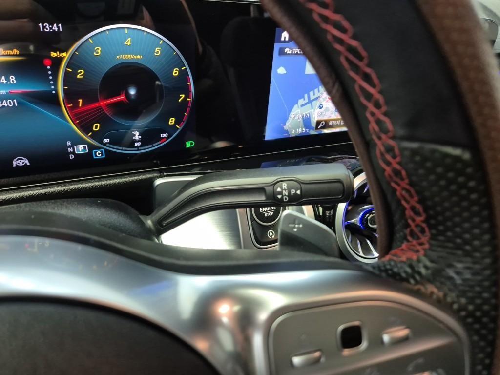 Mercedes Benz GLB Class - Vista 8