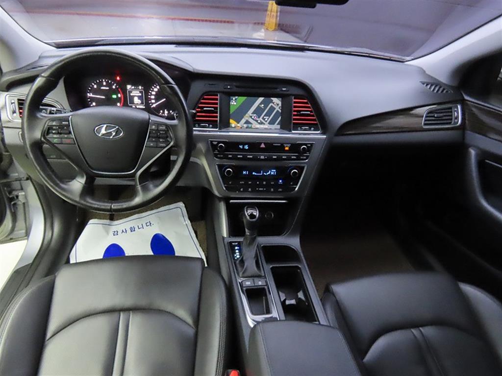 HYUNDAI Sonata - Vista 7