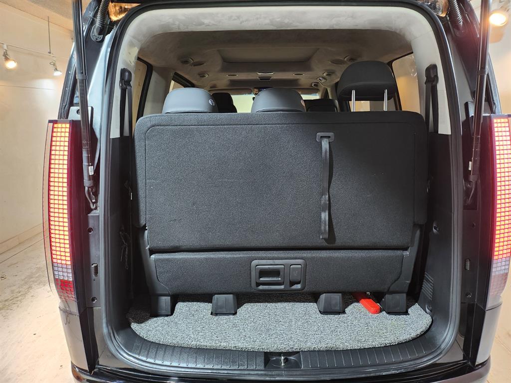 HYUNDAI Staria - Vista 5