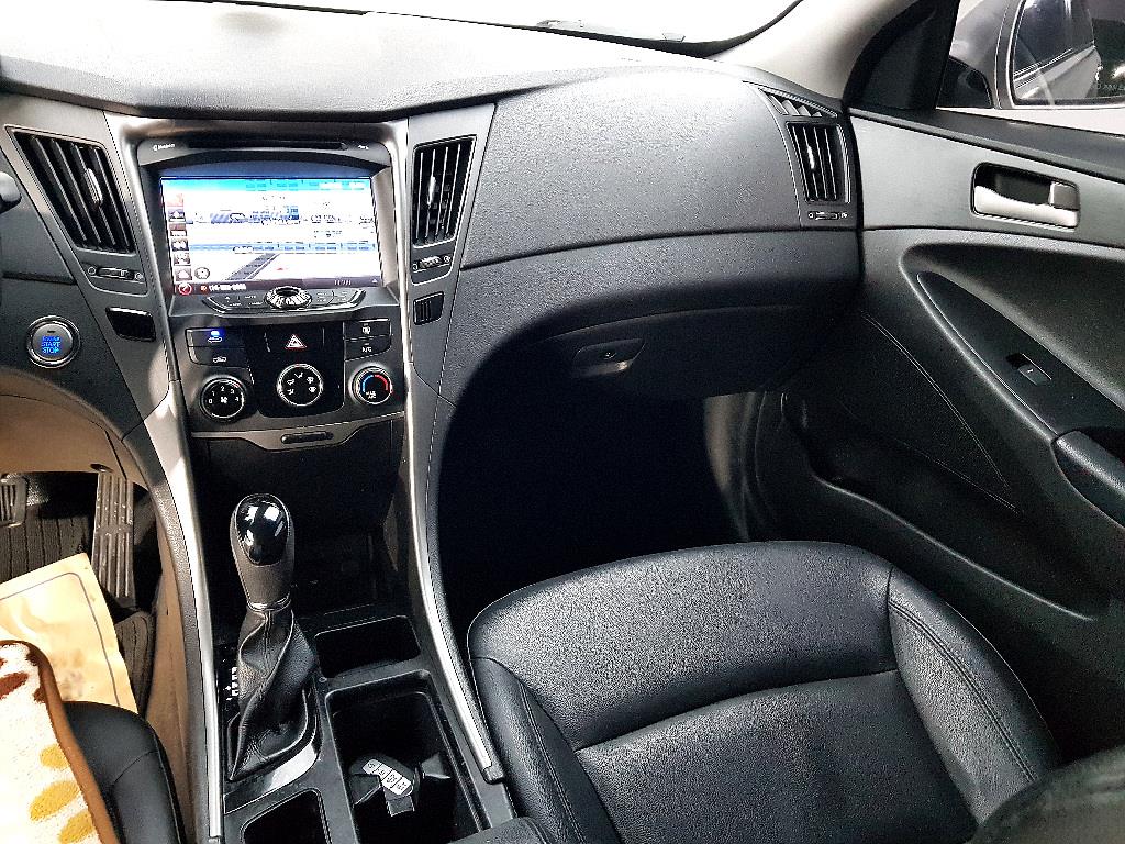 HYUNDAI Sonata - Vista 10