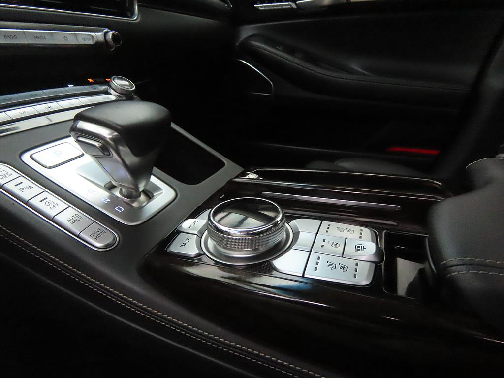 Genesis G90 - Vista 11