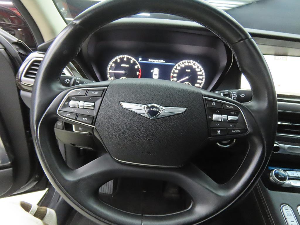 Genesis G90 - Vista 8