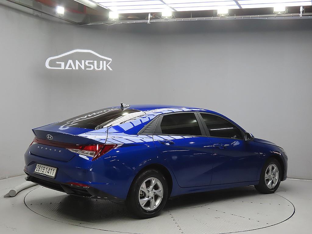 HYUNDAI Avante - Vista 7