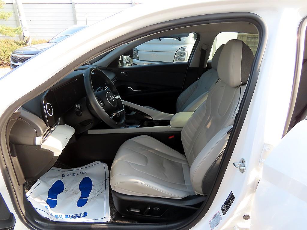 HYUNDAI Avante - Vista 5