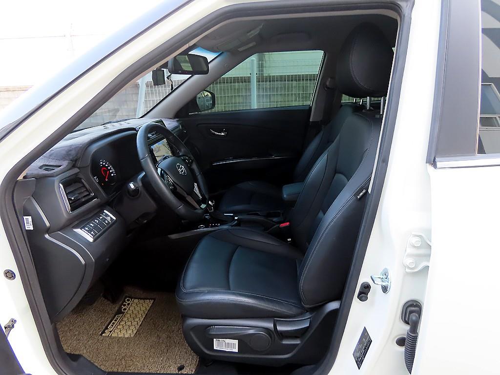 Ssangyong Tivoli - Vista 5