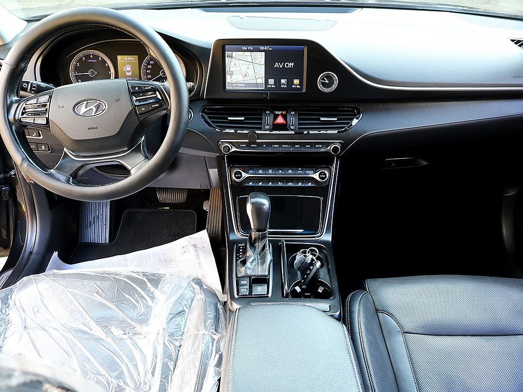 HYUNDAI Grandeur - Vista 9