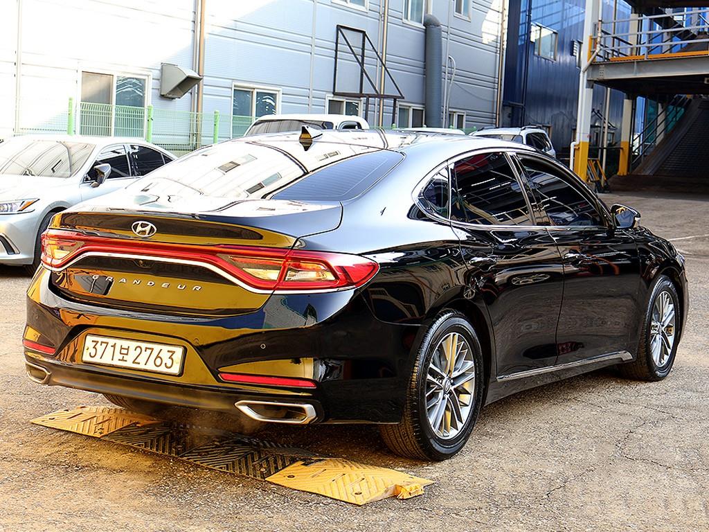 HYUNDAI Grandeur - Vista 7