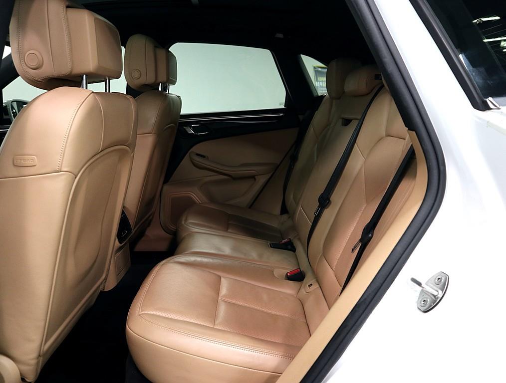 Porsche Macan - Vista 10